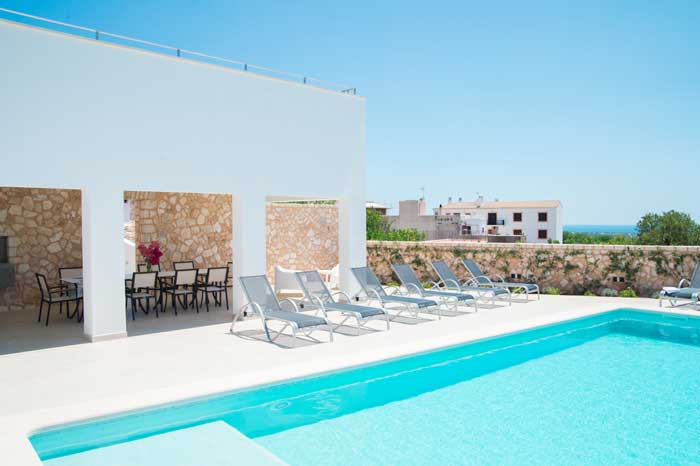 Pool und Terrasse Ferienhaus Mallorca Südosten S´Horta für 10 Personen PM 6572
